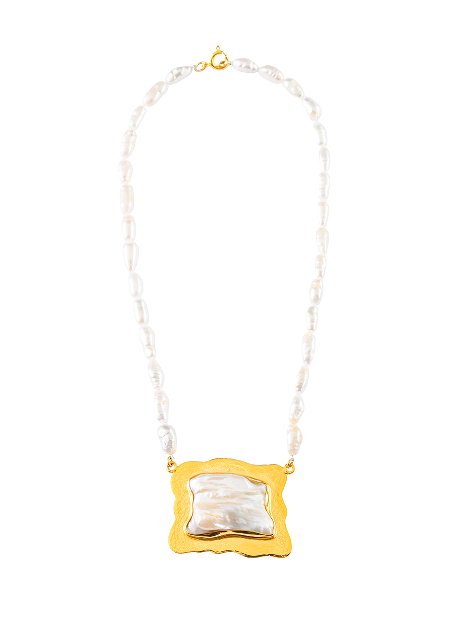 PEARL TOUCH NECKLACE