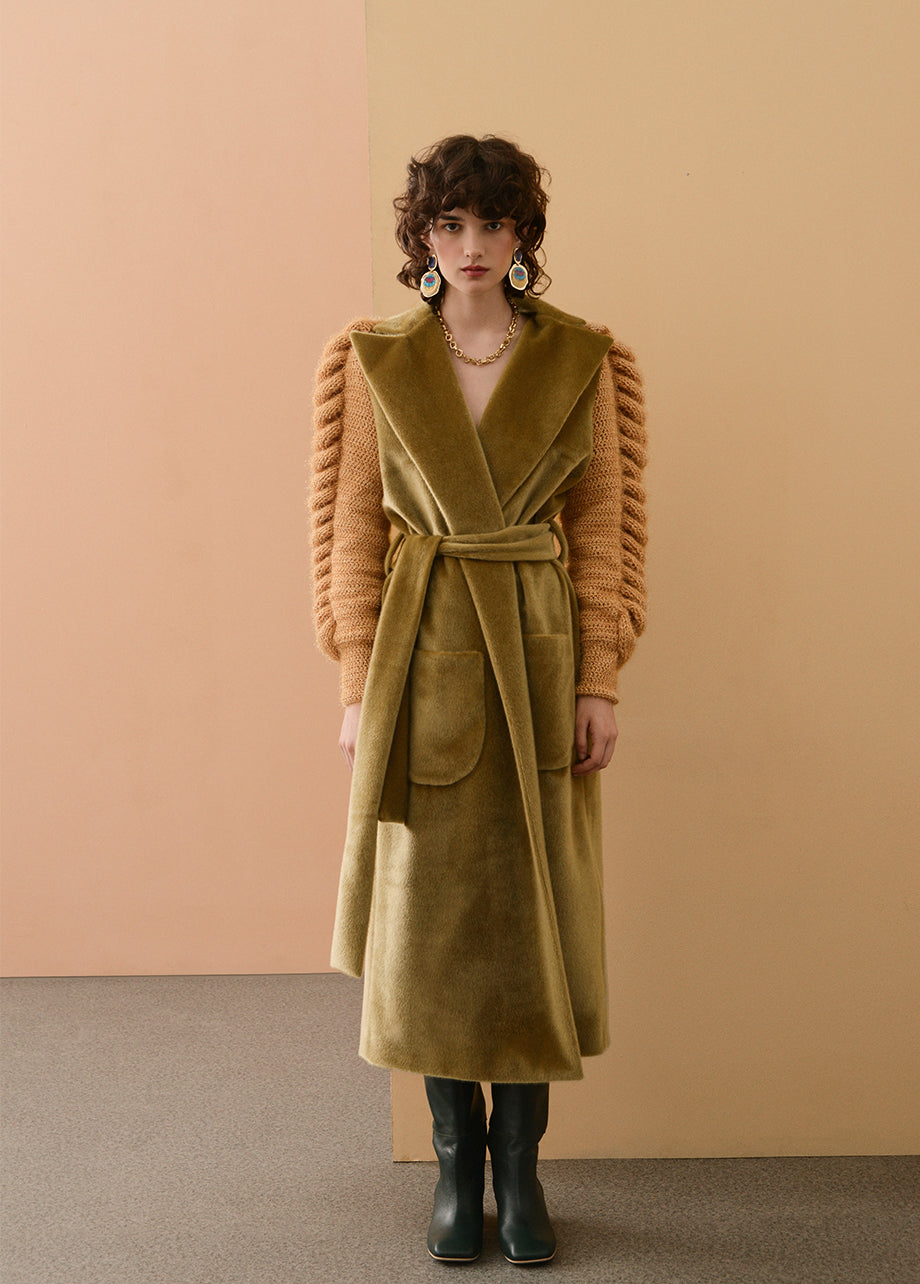 STATEMENT SLEEVES COAT