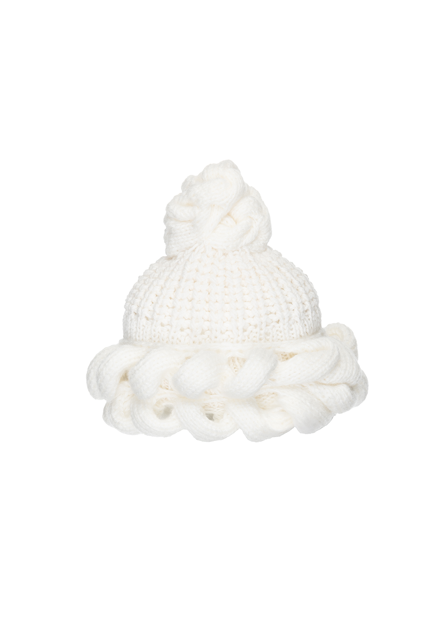 BRAIDED WHITE BEANIE