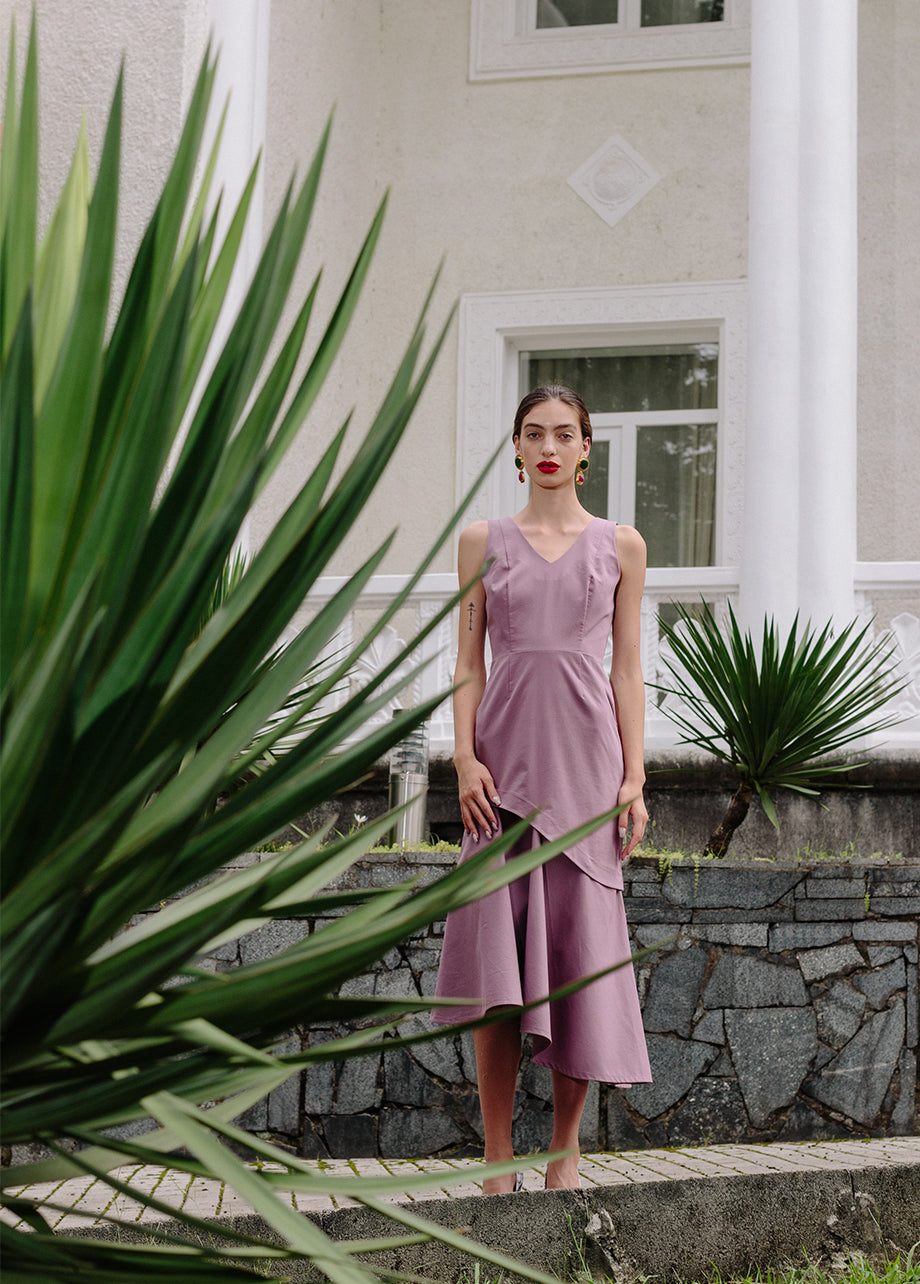 DRESS WITH ADJUSTABLE LENGTH