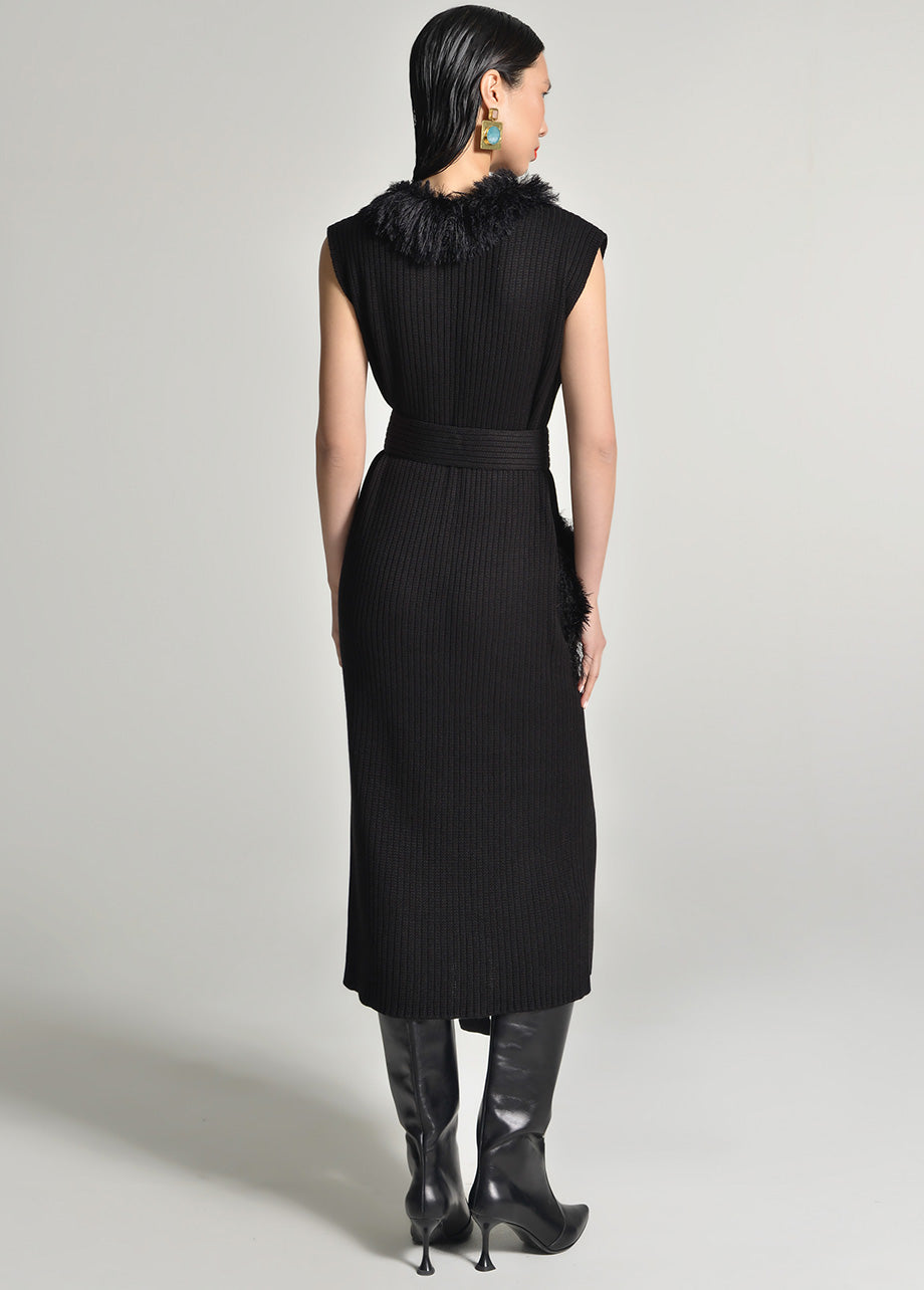 KNITTED DRESS WITH FUR BELT