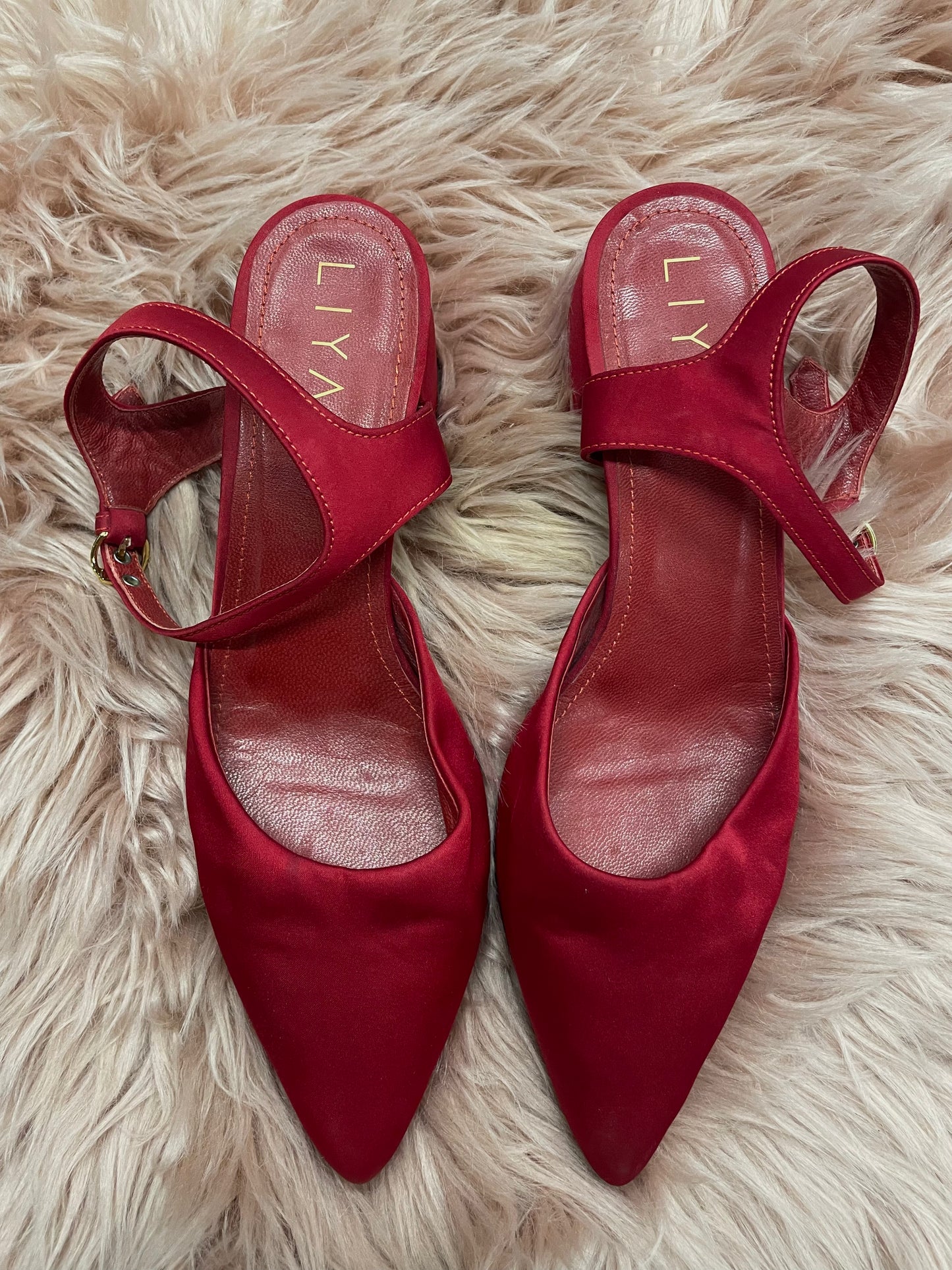 RED SHOES