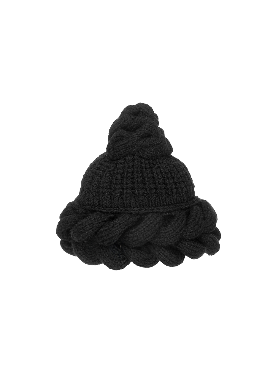 BRAIDED BLACK BEANIE